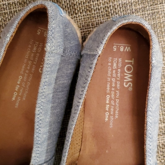 Shoes - Picture 5 of 7